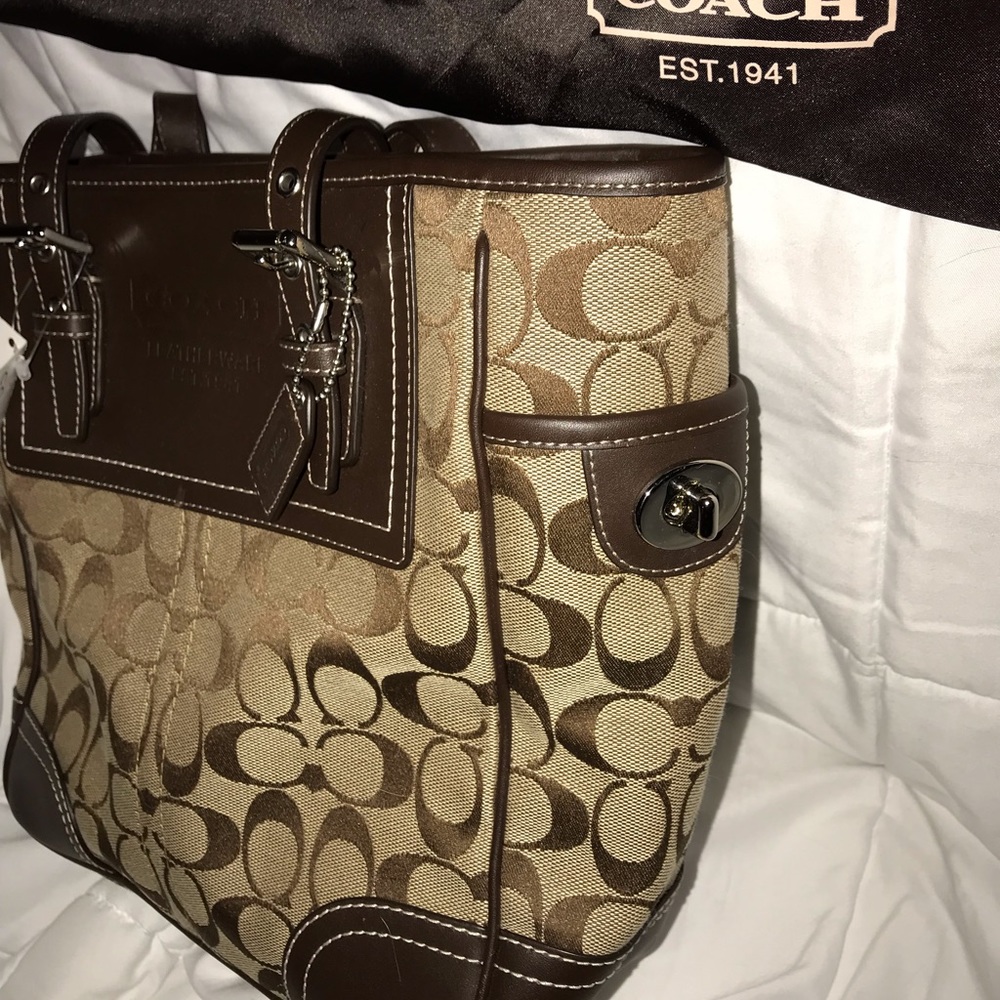 ๐ CLASSY COACH BAG - Picture 7 of 8